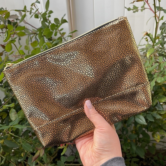 Tarte - Gold-Getter Makeup Bag - Picture 2 of 11